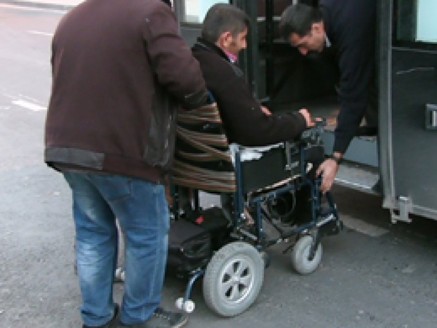 Otobüsler engellilere sorun oluşturuyor
