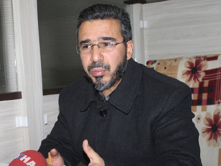 'Namaz kılan öğrencilere saldırılar insanlık dışıdır'