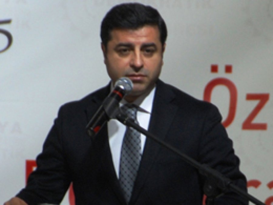Demirtaş yine çukur ve barikatları savundu