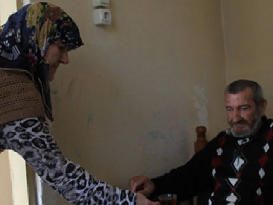 Boşandığı eşine yıllar sonra vefa