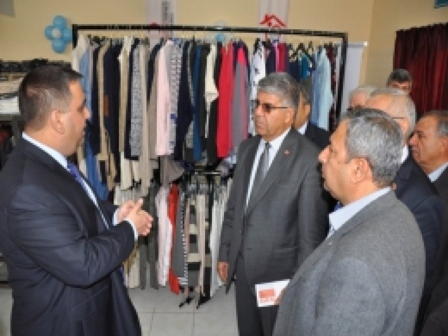 Tarsus'ta 'Sosyal Market' hayata girdi