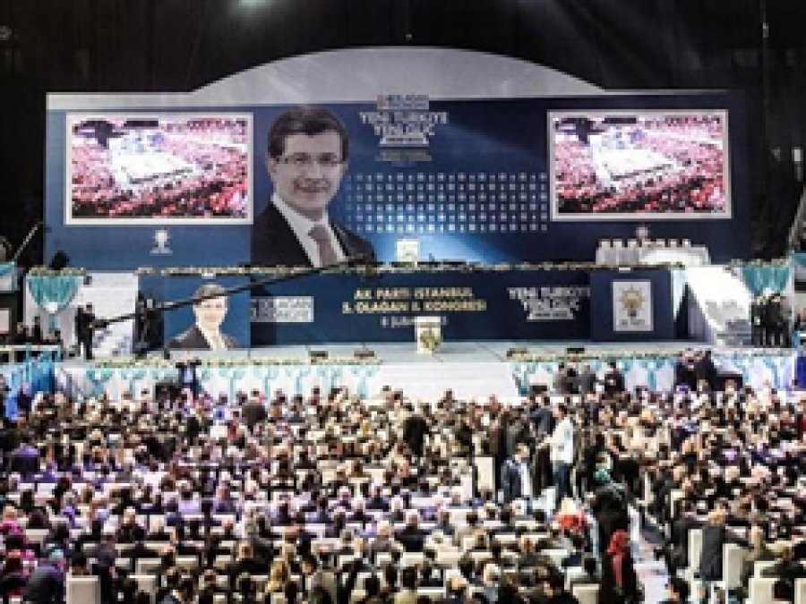 Davutoğlu 'Paralel Yapı'ya yüklendi