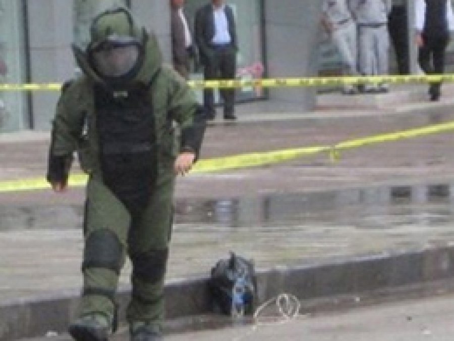 Korkulan şüpheli paketten kar çıktı