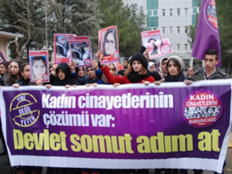 Emine Börü'nün duruşmasında anlamlı destek