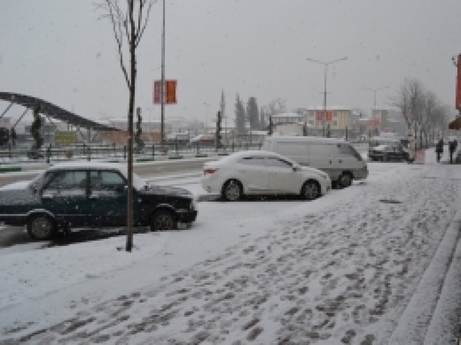 Bursa'da eğitime kar engeli