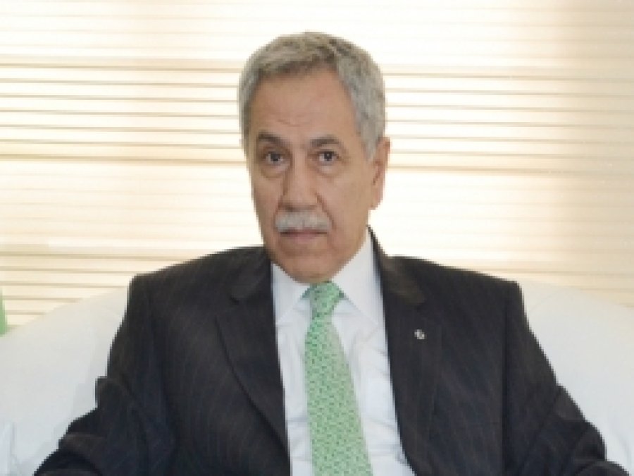 Arınç, 'Çelişkileri gidermek HDP'nin işidir'