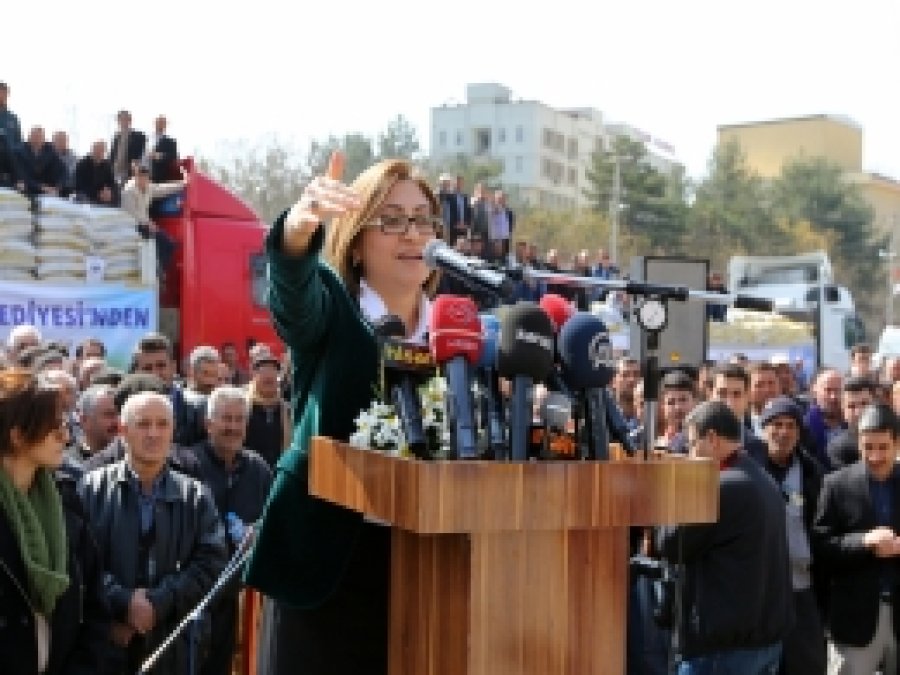 Belediyeden çiftçilere yem desteği