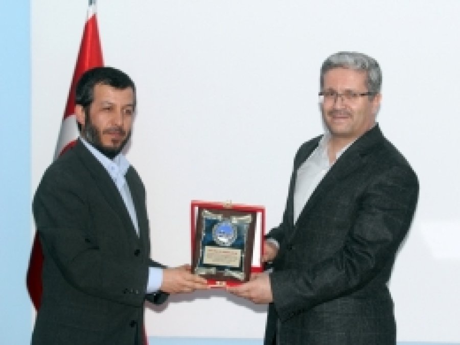Ağrı'da 'Kuran'da Aile ve Mahremiyeti' konferansı