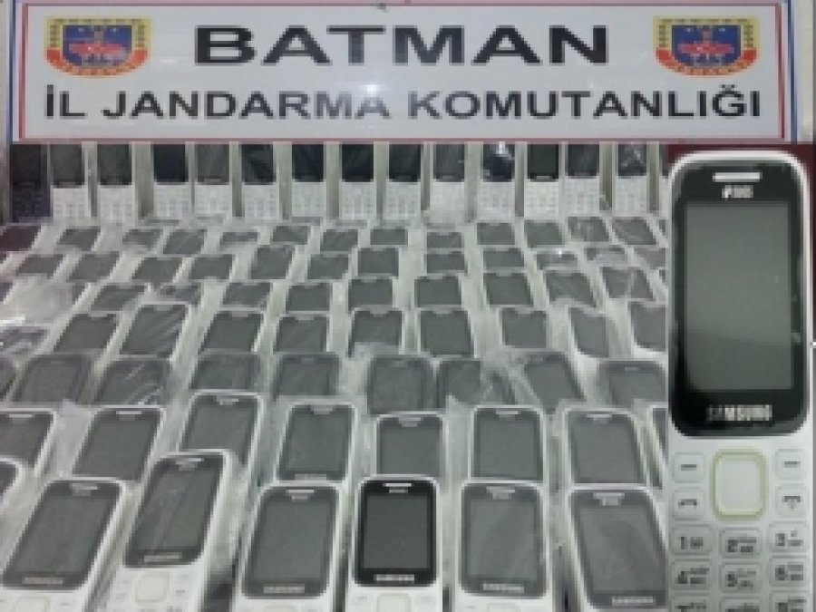 Batman'da kaçak telefon ele geçirildi