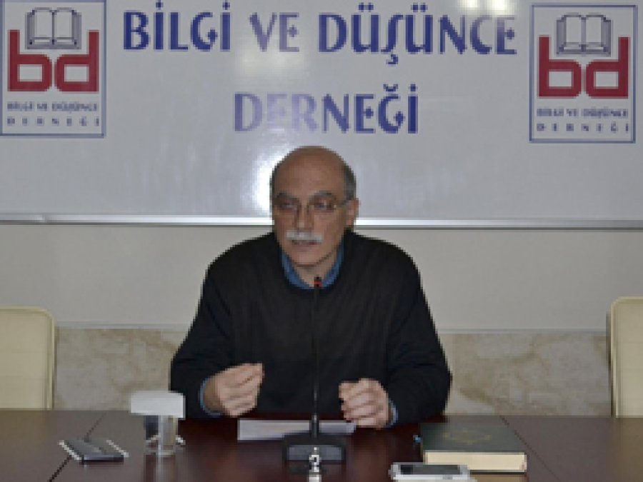 'Komplolara Karşı Uyanık Olmalıyız'