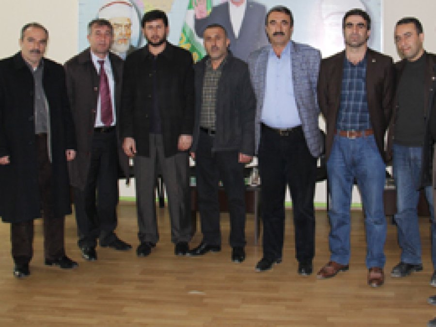 Muş Muhtarlar Derneği, HÜDA PAR’ı ziyaret etti 