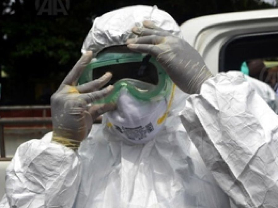 Ebola Batı Afrika'da 10 bin can aldı