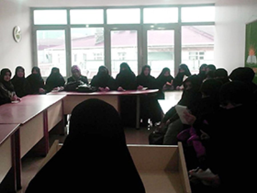 HÜDA PAR'dan kadınlara yönelik seminerler