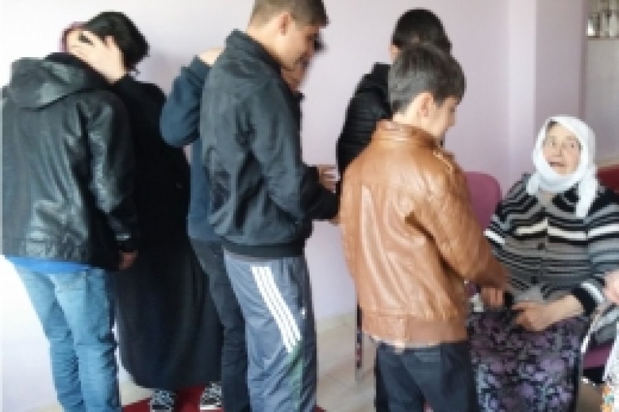 Çocuk Evlerindeki Çocuklardan Anlamlı Ziyaret 