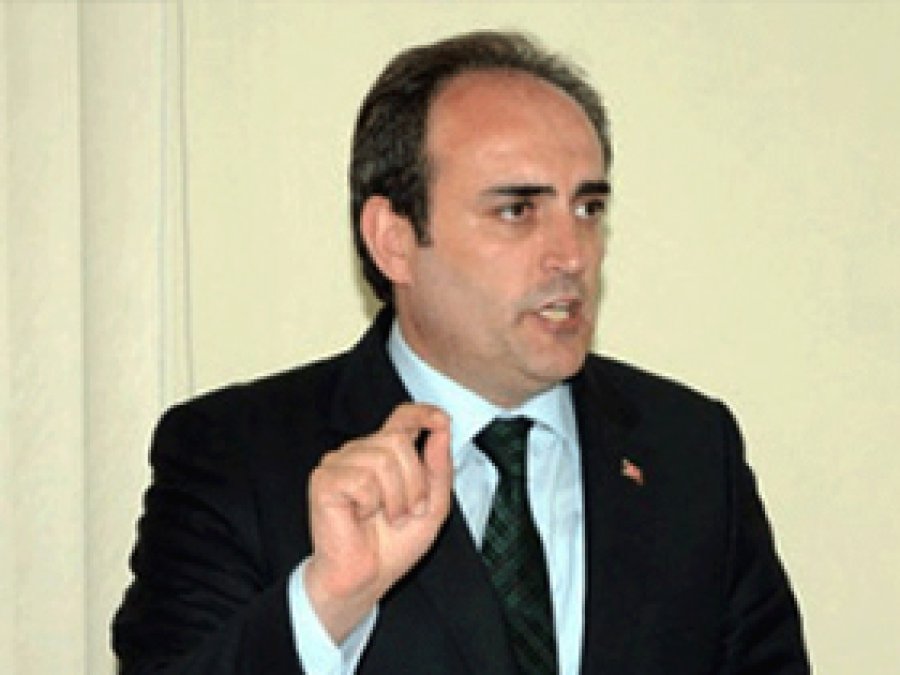 Ünal'dan Demirtaş'a sert eleştiri