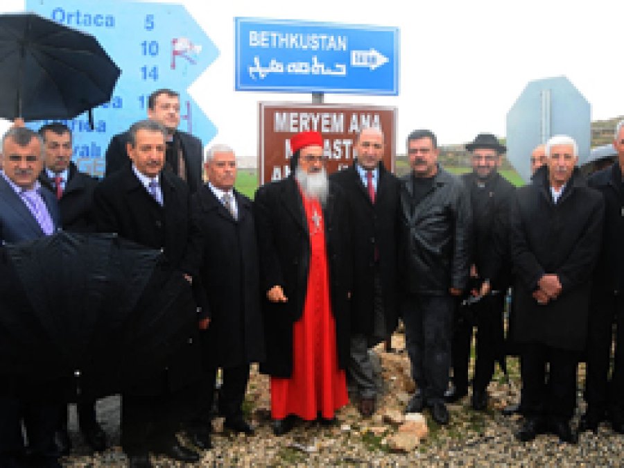Mardin’de Süryanice köy ismi iadesi yapıldı