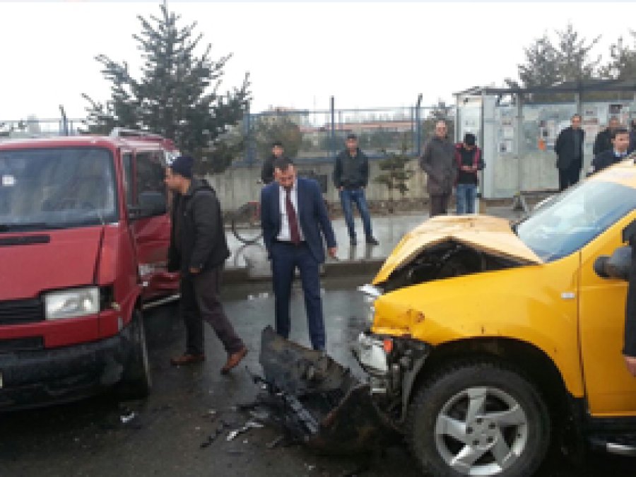 Ağrı'da kaza: 2 yaralı