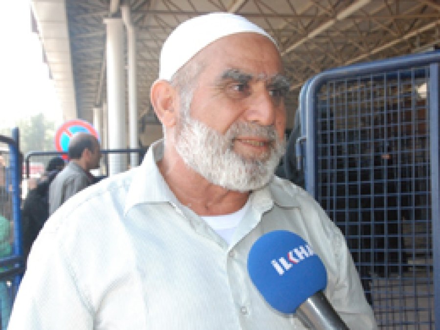 Şehit aileleri umreden döndü