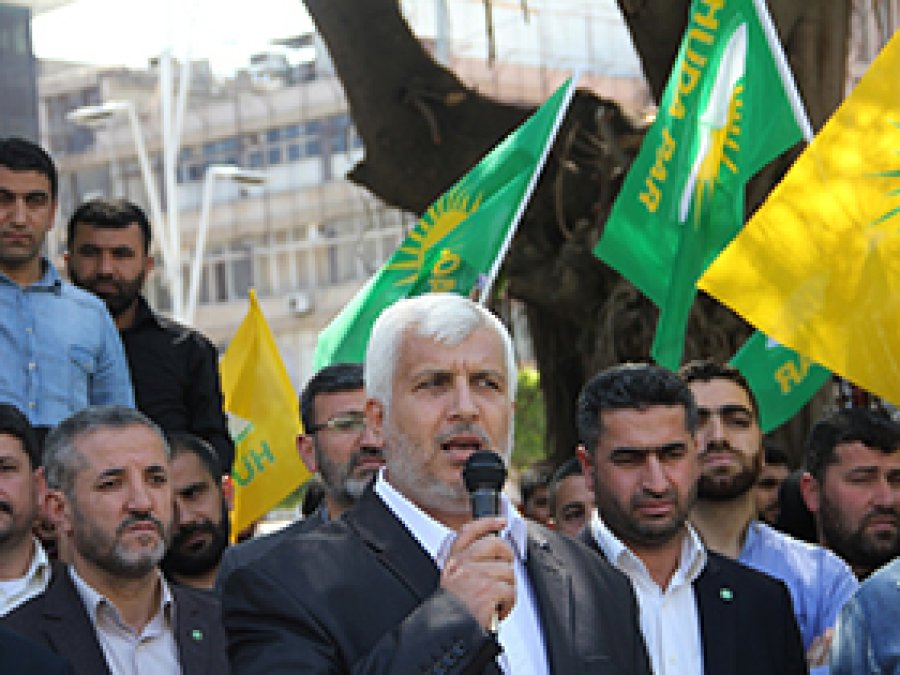 Adana'da Salih Demir'e coşkulu karşılama