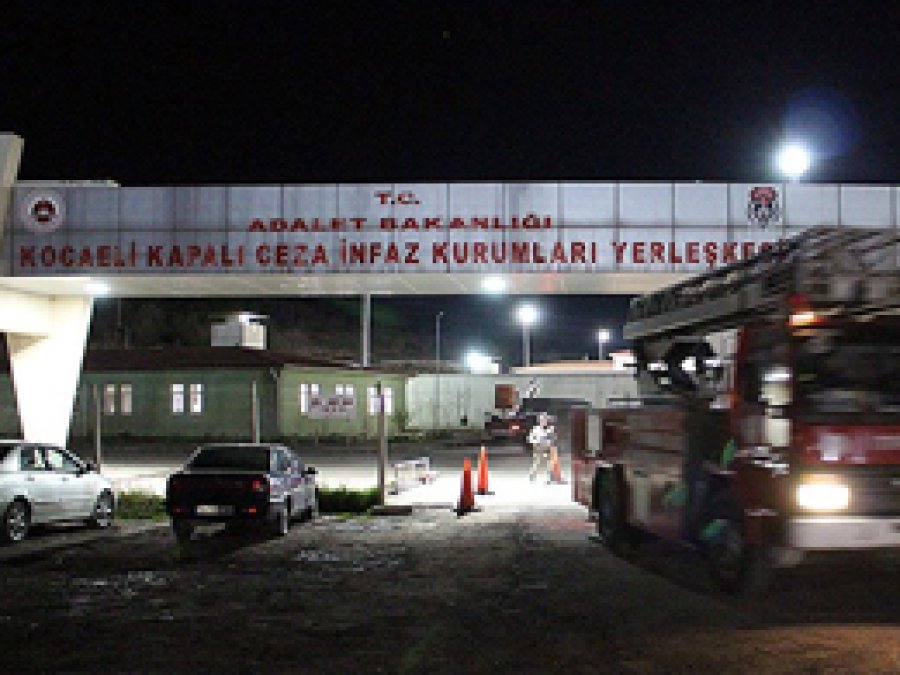 Kocaeli'nde cezaevi yangını