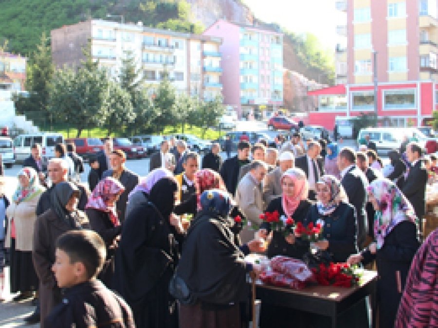 Tirebolu Müftülüğü Kutlu Doğum etkinliği düzenledi