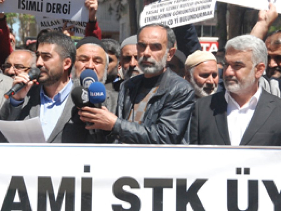 İslami STK’lara verilen ceza Diyarbakır’da lanetlendi