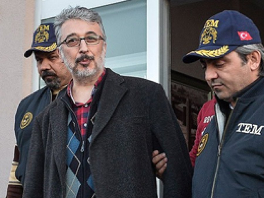 'Fetullahçı Terör Örgütü TÜBİTAK'ı ele geçirdi'