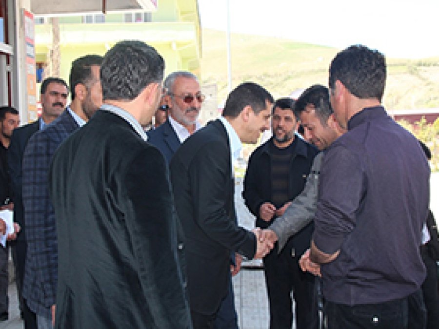 Oğuz, Gevaş ve Edremit esnafını ziyaret etti