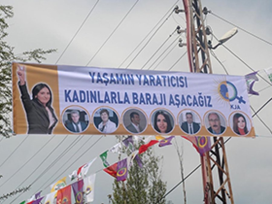 HDP'den çirkin bir pankart daha