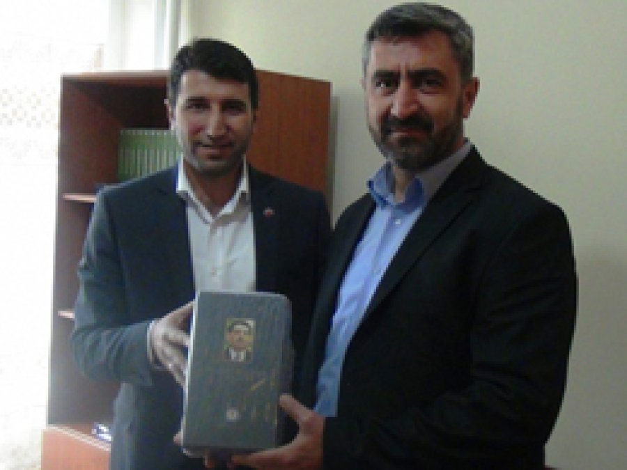 'İki parti de Kürt meselesini çözmede samimi değil'