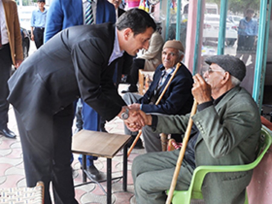 AK Parti'li adaydan seçim ziyaretleri