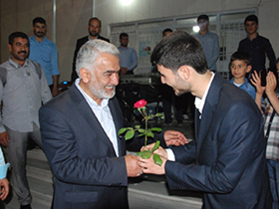 Yapıcıoğlu'ndan HDP afişine tepki