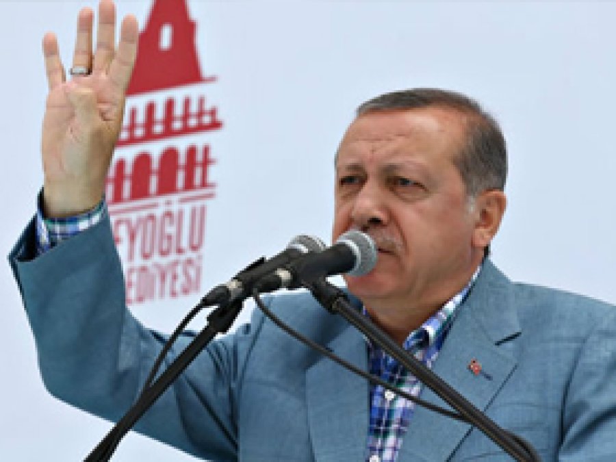 Erdoğan'dan 3 dilde Mursi'ye destek