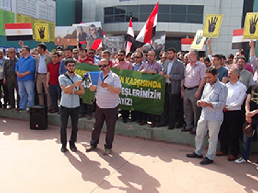 Taşçı: Darbecileri lanetliyoruz