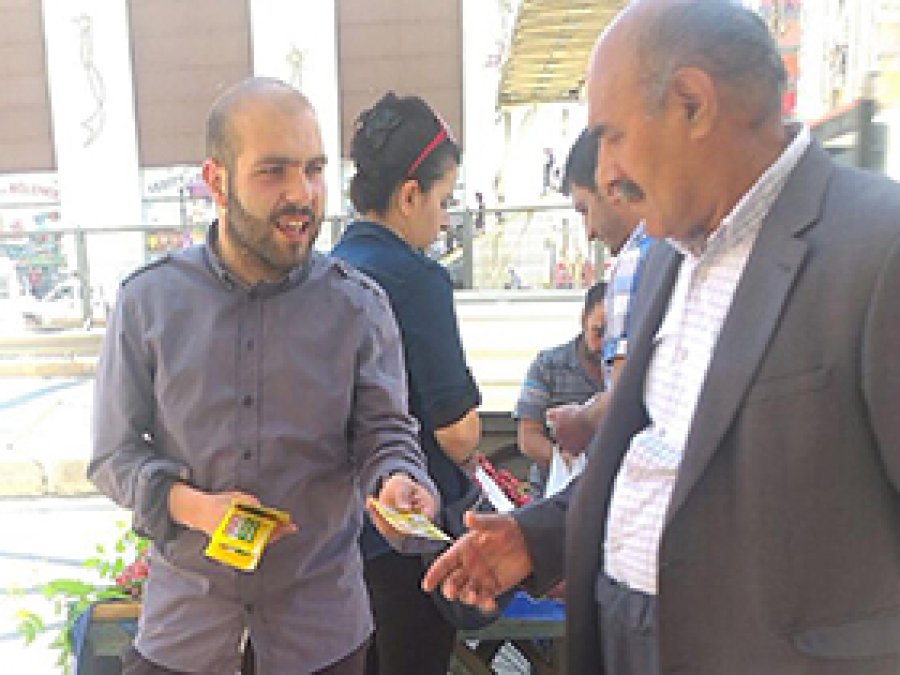 Hür Gençler tanıtım standı açtı