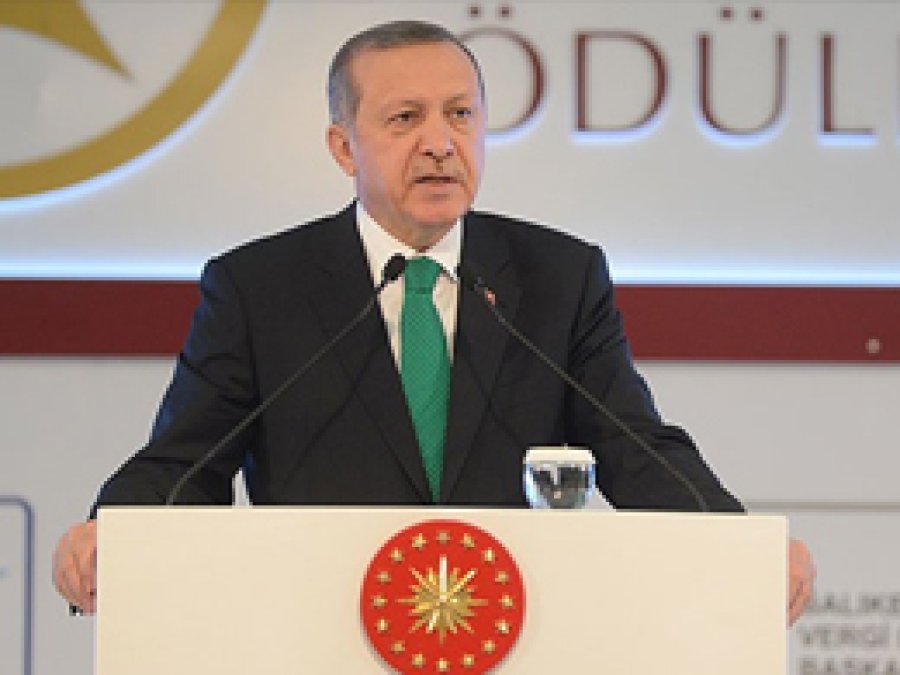 Erdoğan, 'Seçme ve seçilme yaşı 18 olacak'