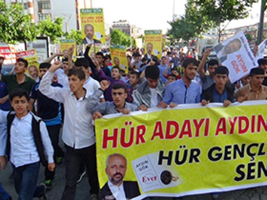 Gençlerden Aydın Gök'e destek yürüyüşü