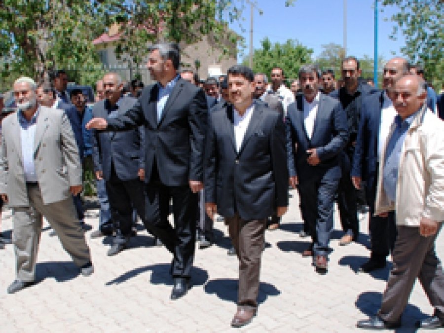 Karakaya, seçim çalışmalarını sürdürüyor