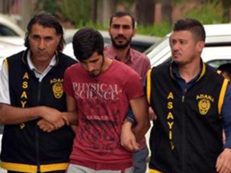 Kuyumcuyu bayıltıp soymaya çalıştılar