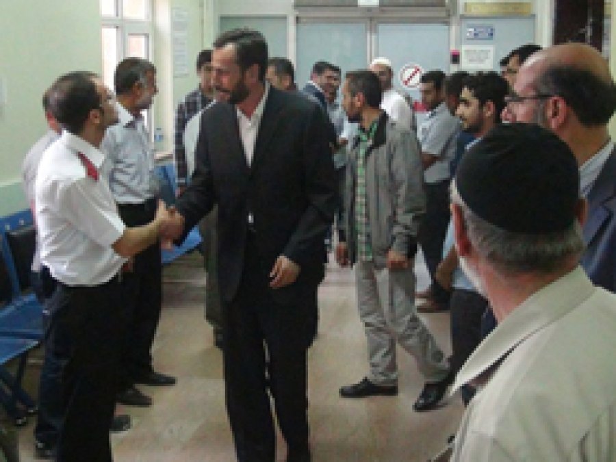 Kılınç, ağır yaralanan çocuğu ziyaret etti