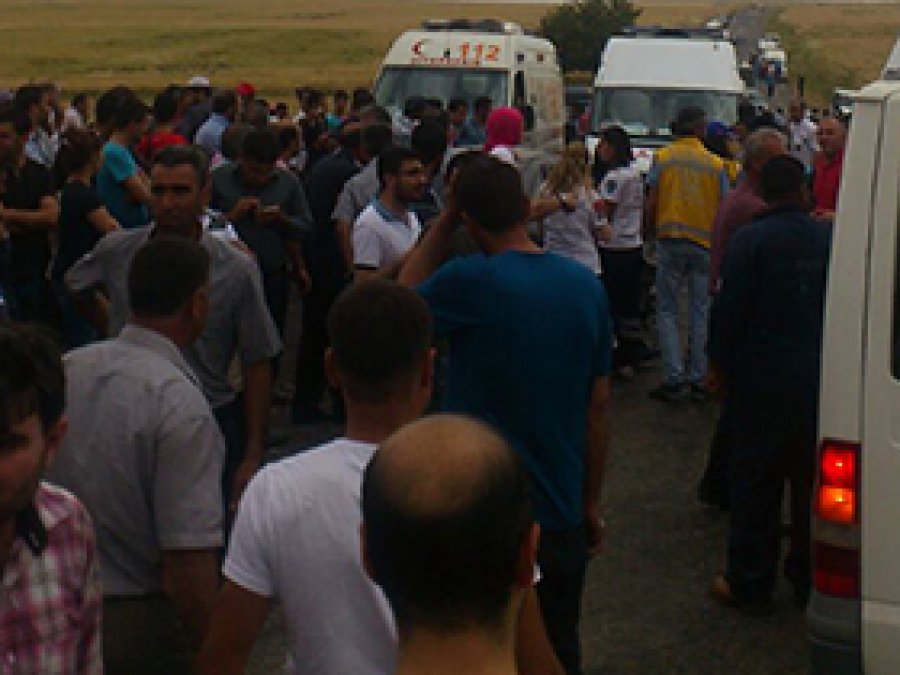Diyarbakır'da trafik kazası: 2 ölü