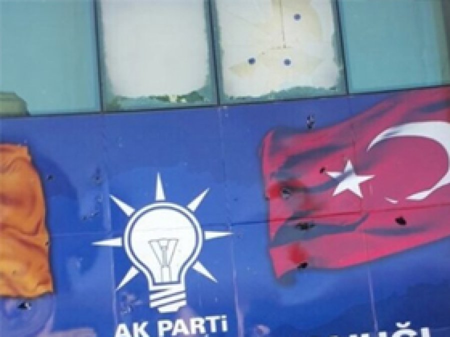 Aydın'da HDP'liler AK Parti'lilere saldırdı