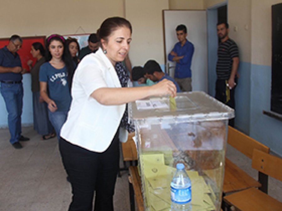 Mazıdağı'nda usulsüz oy kullanma