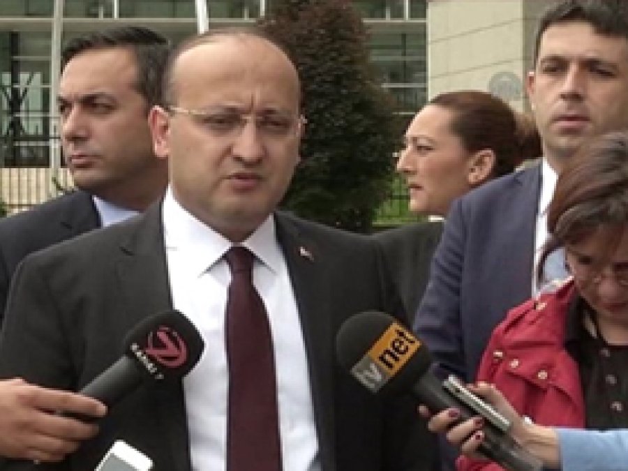 Akdoğan: PKK'ya silah bıraktırsınlar