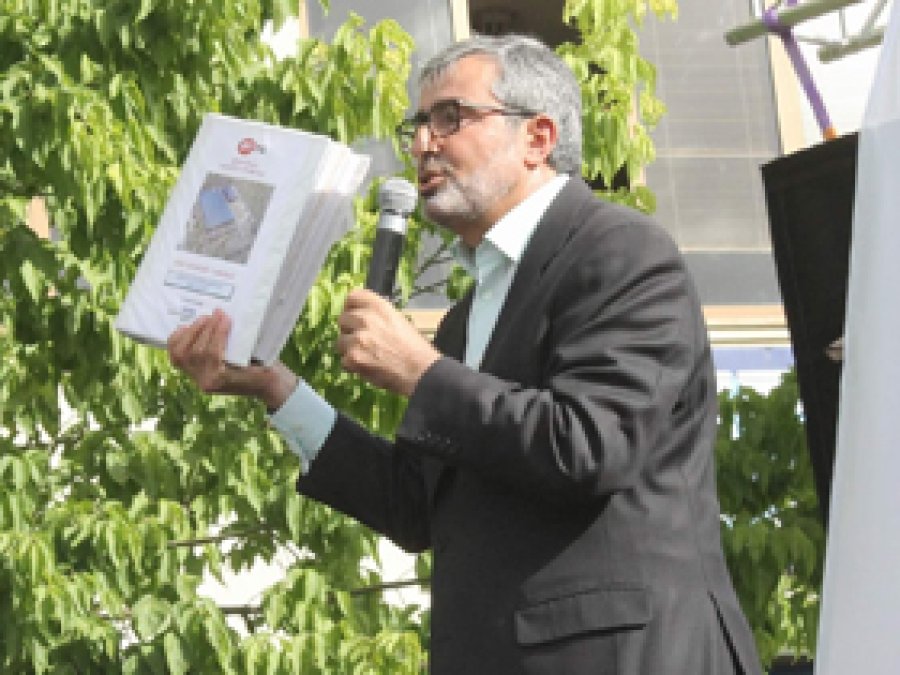 Uçuk vaatlerde bulundu, 206 oy aldı 