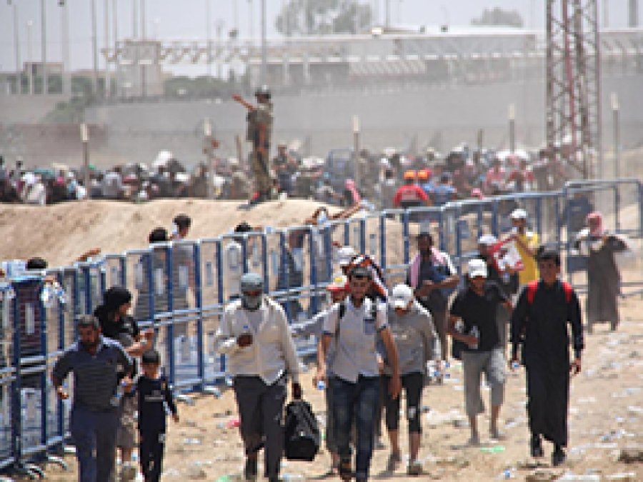 Tel Abyad’ta Arap tehciri yaşanıyor
