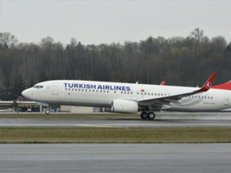 THY uçağında alkollü yolcu paniği