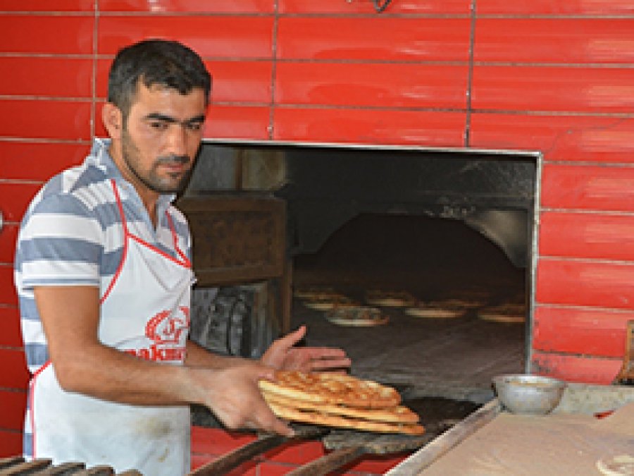 90 derece fırın sıcaklığında oruç tutuyorlar