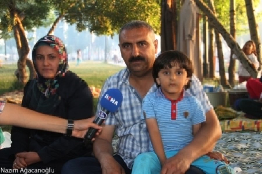 Vanlılar piknik alanlarında iftar yapıyor
