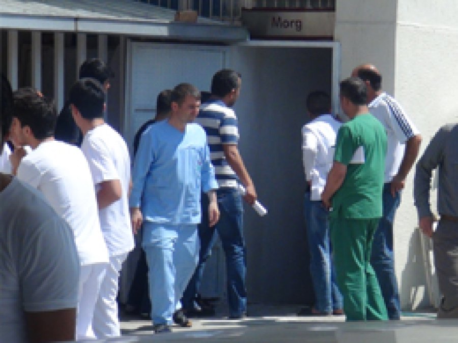 Yüzmek için suya giren genç boğuldu